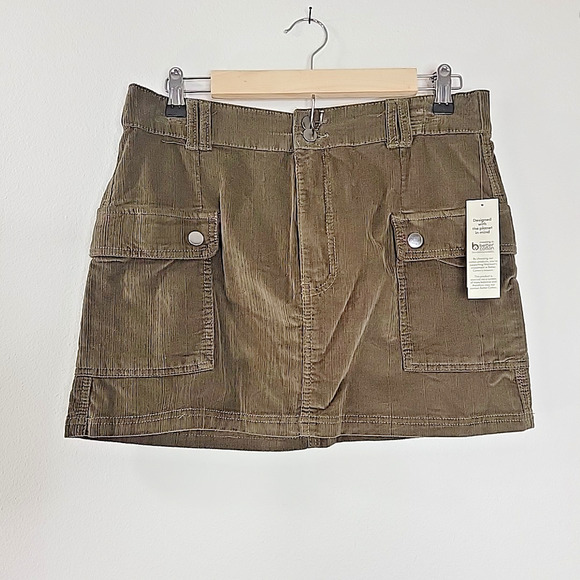 No Boundaries Olive Green Corduroy Mini Skirt NWT Elastic Waist Pockets L - Picture 1 of 6